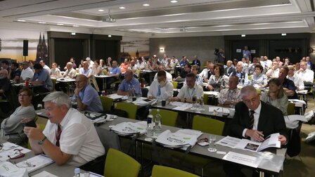 Partecipanti all'ottavo convegno specialistico "Der Bausachverständige" (Il perito edile) dal titolo "Radon e amianto: nemici invisibili in casa" | © CRB Analyse Service GmbH